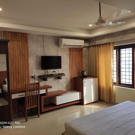 Hotel Sree Gokulam Apartments Guruvāyūr Extérieur photo