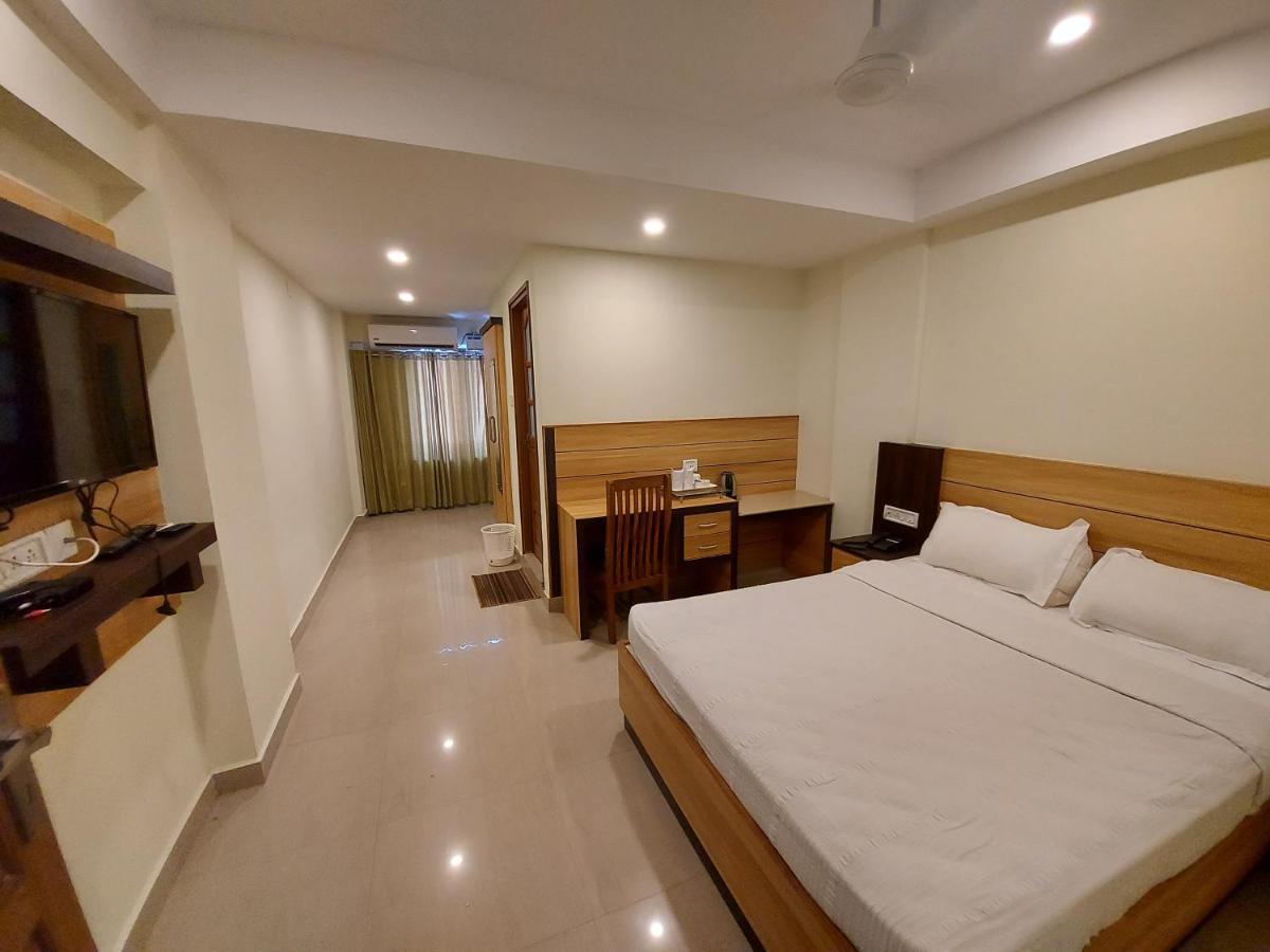 Hotel Sree Gokulam Apartments Guruvāyūr Extérieur photo