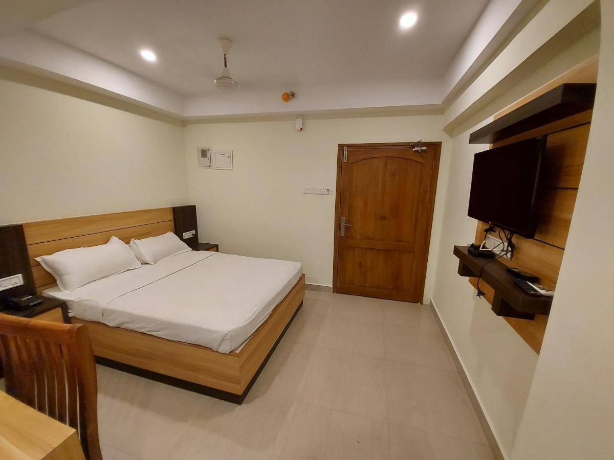 Hotel Sree Gokulam Apartments Guruvāyūr Extérieur photo