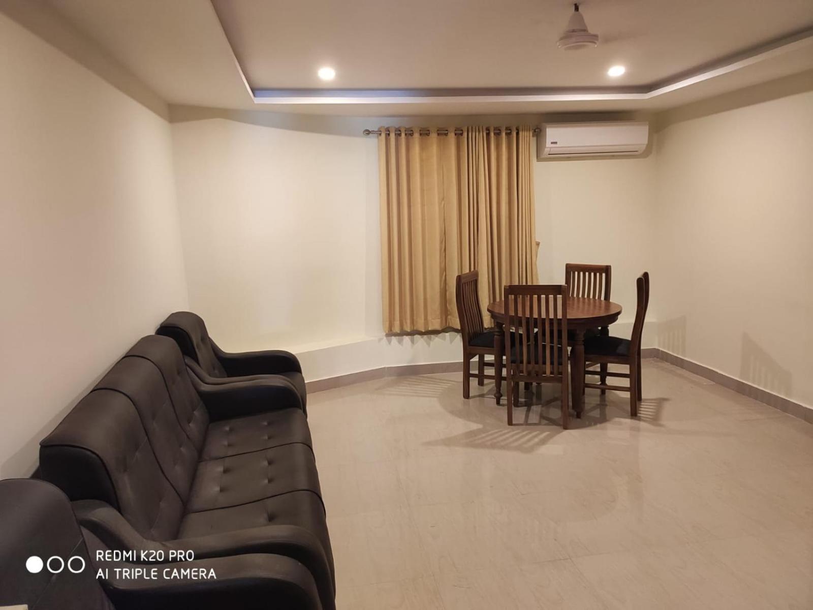 Hotel Sree Gokulam Apartments Guruvāyūr Extérieur photo